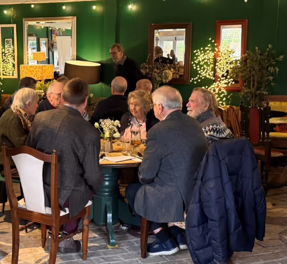 Shipston Prbus Club members having a pub lunch